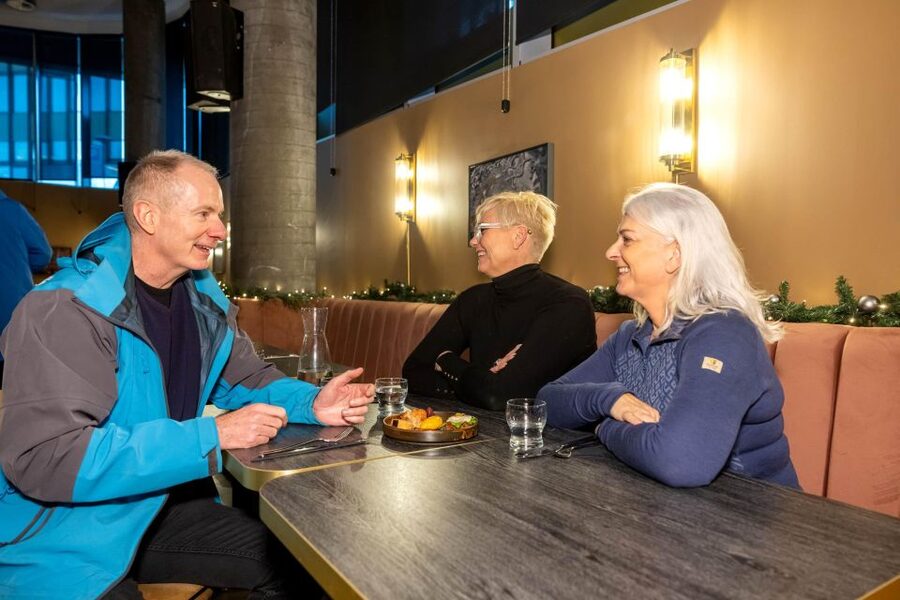 Reykjavik: Icelandic Food Tour - Water, drinks, and pacing: how the 3-hour structure really feels