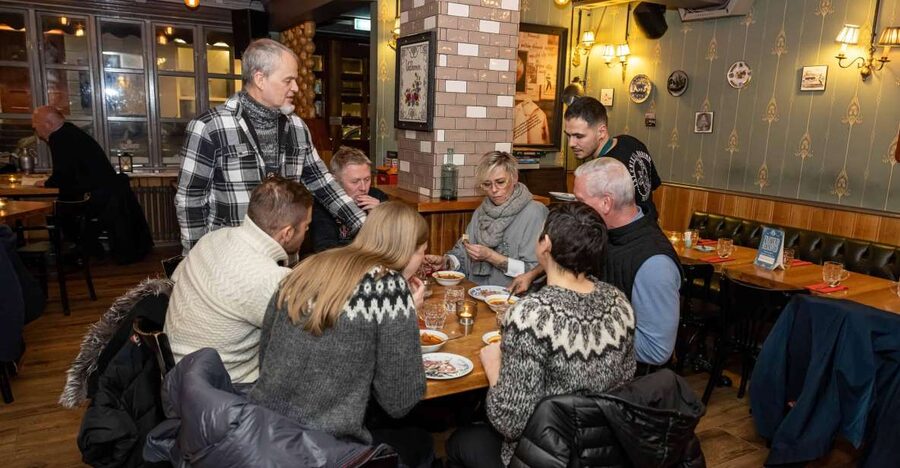 Reykjavik: Icelandic Food Tour - Where you start: Hlöllabátar and the easiest possible meetup