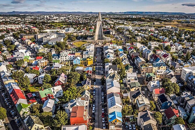 Reykjavik International Airport Private Arrival Transfer - Private car vs minivan, and why air-conditioning matters in Iceland
