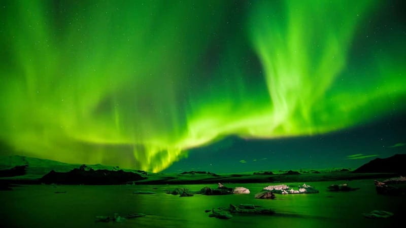 Reykjavik: Northern Lights Adventure Tour with Hot Chocolate - Quick hits before you chase the aurora