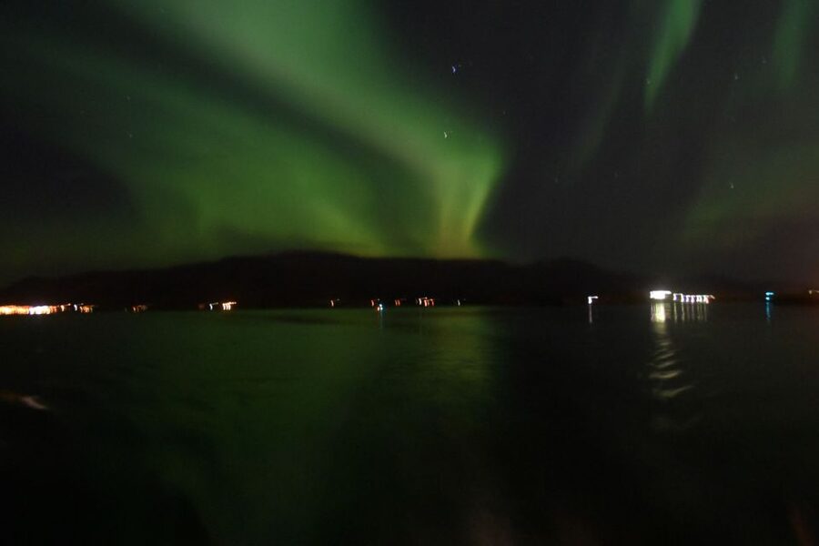 Reykjavik: Northern Lights Guided Boat Tour - The Aurora Hunt Offshore: Why 15 to 30 Minutes Changes Everything