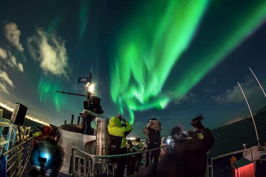 Reykjavik: Northern Lights Guided Boat Tour - Boats, Overalls, and Heated Shelter: Comfort That Lets You Stay Focused