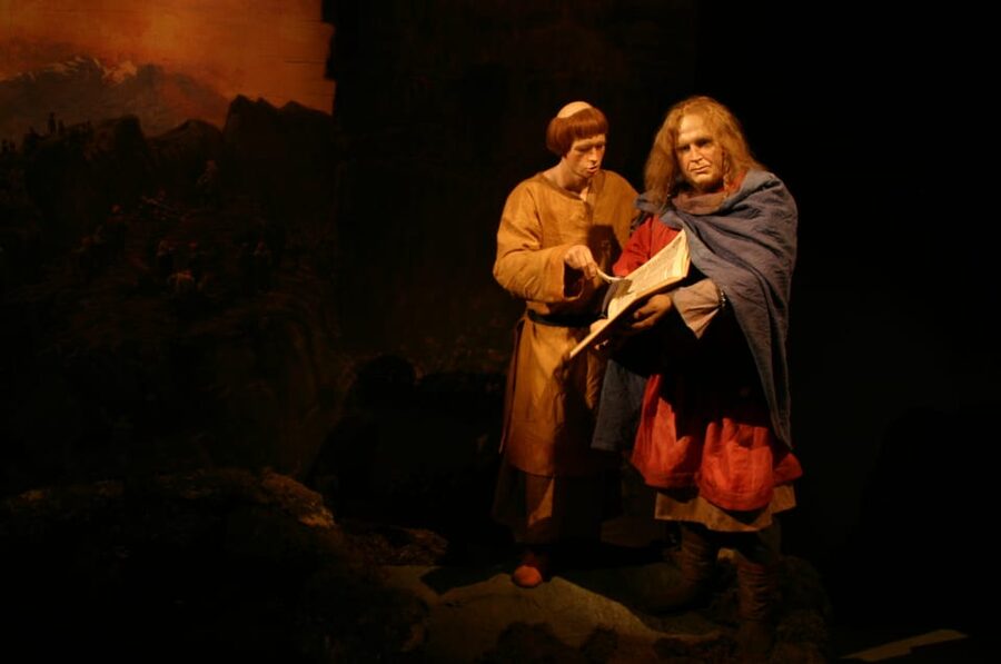 Reykjavik: Saga Museum Entry Ticket - 20 exhibits, what you should actually watch for