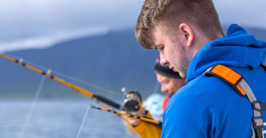 Reykjavik: Sea Fishing Boat Tour & BBQ with the Day's Catch - What This 2.5 Hour Sea Fishing Trip Really Delivers