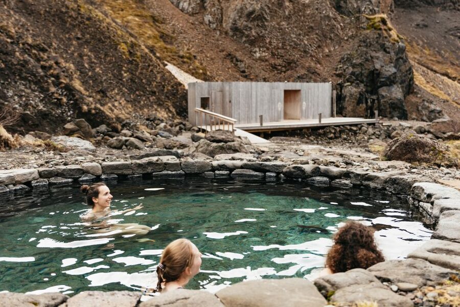 Reykjavik: Silver Circle Tour, Canyon Ride, & Thermal Baths - Deildartunguhver, the hot spring that powers the region