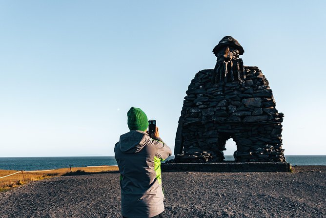 Reykjavik: Snaefellsnes National Park Small Group Trip - Kirkjufell mountain: photos, wind, and timing