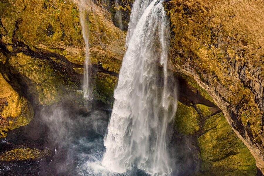 Reykjavik: South Coast, Diamond Beach, and Jökulsárlón Tour - The Route Through Vik and the Power of Timing