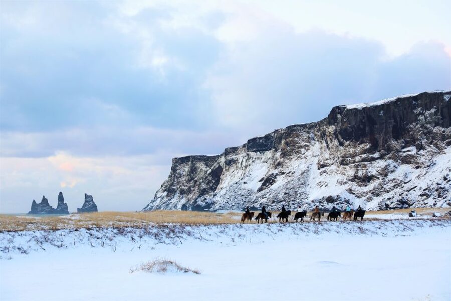 Reykjavik: South Coast Waterfalls & Glacier Small-Group Tour - Vík Lunch and Village Time: More Than Just a Rest Stop