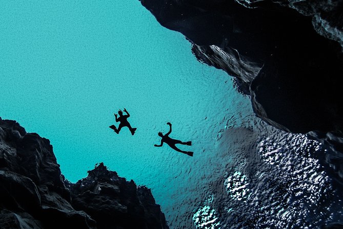 Silfra Drysuit Snorkeling with Free Photos - Meet on Location - The swim in Silfra: what 40 minutes of cold clarity feels like