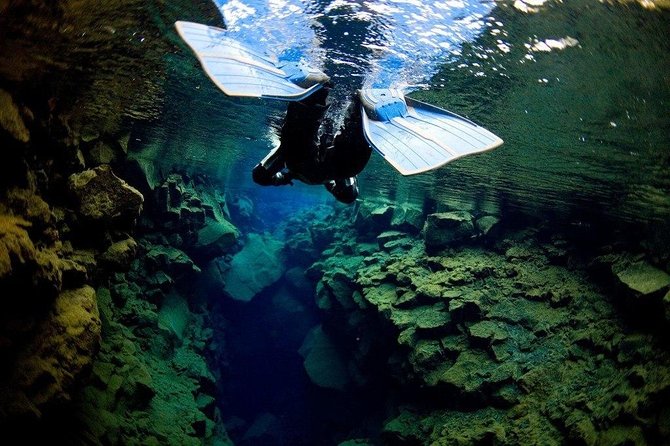 Silfra Fissure Snorkeling From Reykjavík - Free Underwater Photos - The safety briefing before you enter the rift