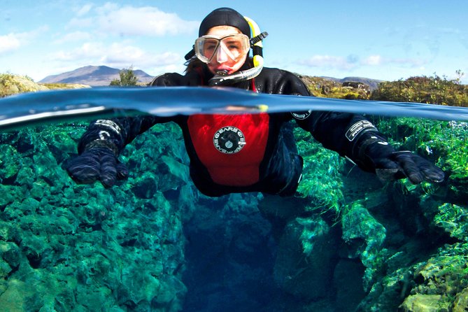 Silfra: Snorkeling Between Tectonic Plates - Meet on Location - Guides, coaching, and the difference between nervous and relaxed