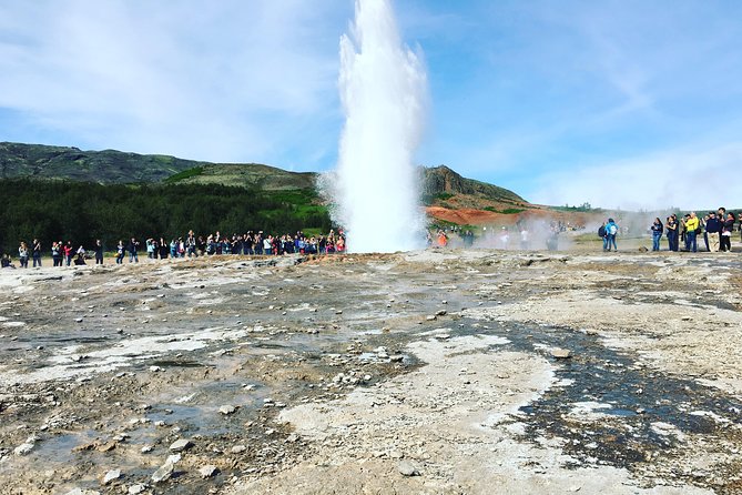 Small-group Golden Circle Classic Tour from Reykjavik - Þingvellir National Park: Where Plates Split and Parliament Began
