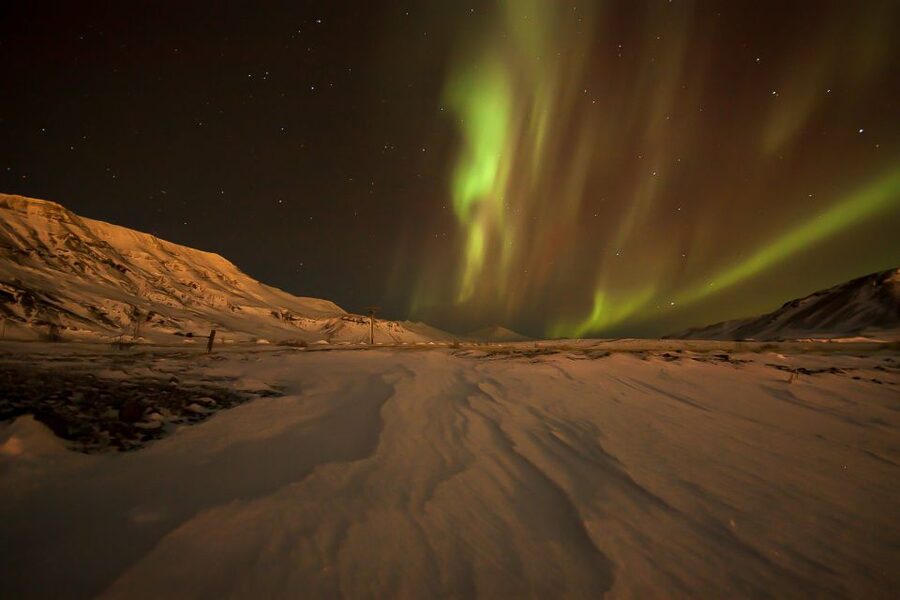 Small-Group Premium Northern Lights Tour from Reykjavik - Your guide at work: science, direction, and photo help