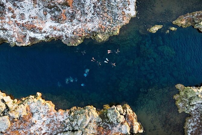 Snorkel the Silfra Fissure-Meet on Location (Free Photos & Cocoa) - Photos, hot chocolate, and what you’re paying for