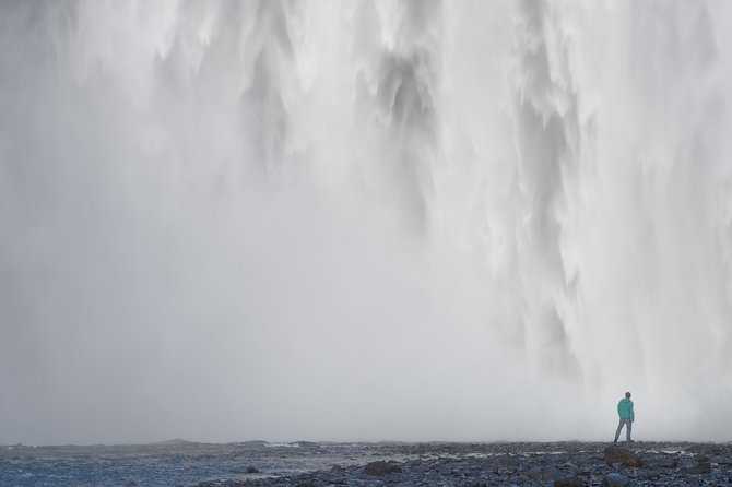 South Coast and Glacier Hike from Reykjavik - Skógafoss: Why This Waterfall Works in the Middle of the Day