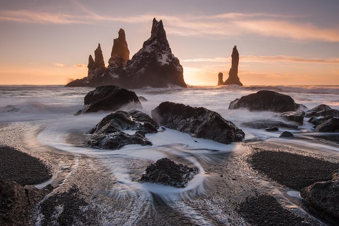 South Coast, Waterfalls and Vík village from Reykjavik - Seljalandsfoss: walking behind the waterfall (and why rain gear is not optional)