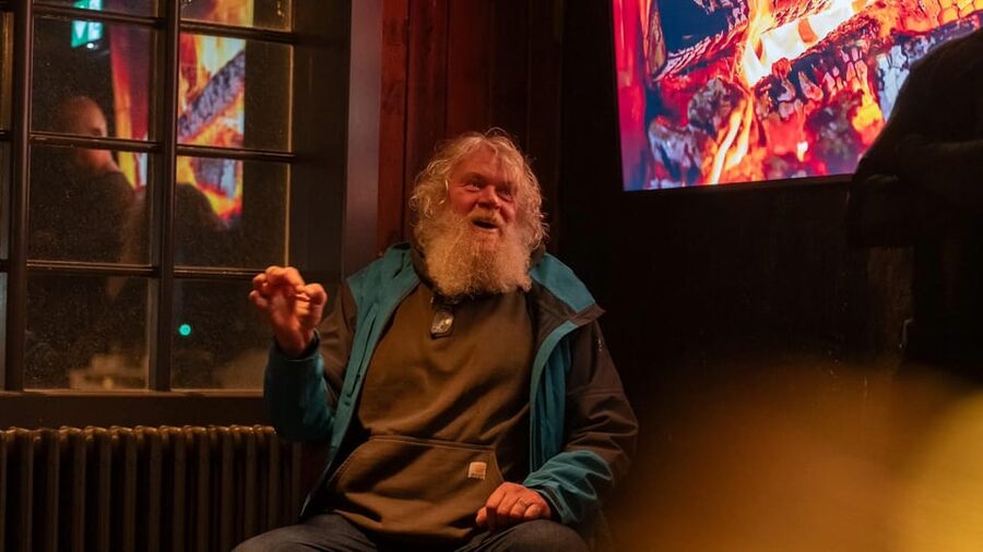 The Icelandic Storyteller - Meeting at Old Harbour House: How to Time Your Arrival