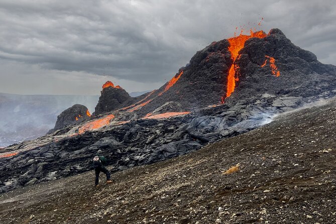 Volcano Hike and Grindavík Visit from Reykjavik - Timing, vehicles, and group size from Reykjavik
