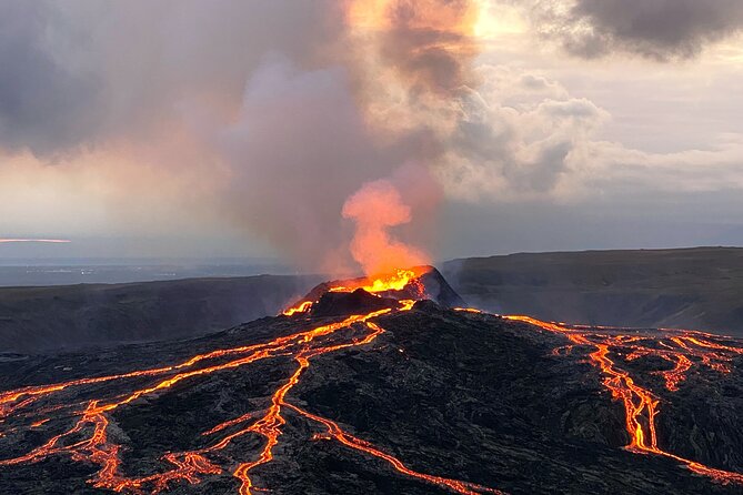 Volcano Tour on Reykjanes Peninsula Including Icelandic Snacks - Who should book this volcano tour on Reykjanes, and who should not